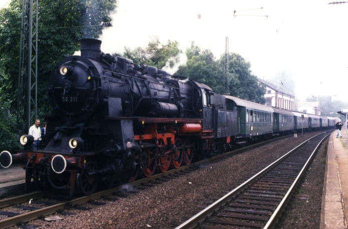 Dampflok 58311 in St Ingbert 15.09.1996 Foto Stadtarchiv IGB Schulthes...