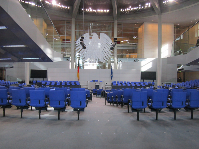 willems F 84 Plenarsaal