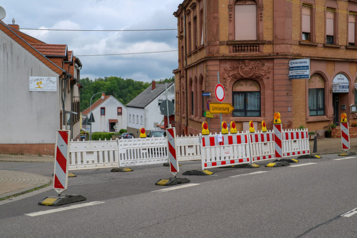 Sulzbach: Sperrung der Trenkelbachstraße bringt Geschäftsfrau zur Verzweiflung