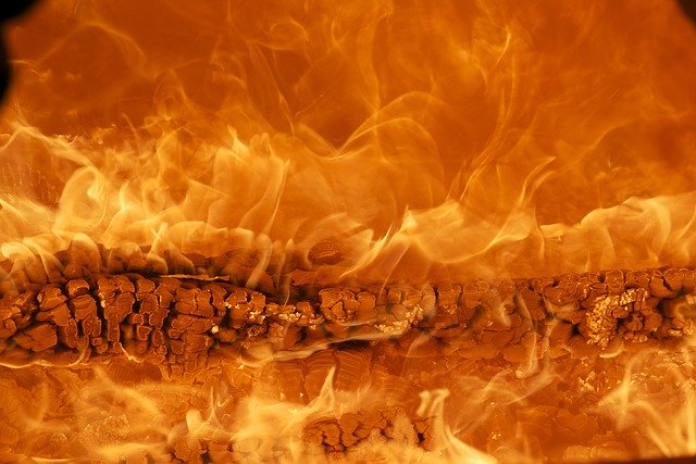 Verheerender Schaden: Brand eines Mehrfamilienhauses in Bildstock