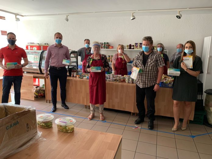 CDU-Mitte spendet 250 Nasen- und Mundschutzmasken an die Sulzbacher Tafel