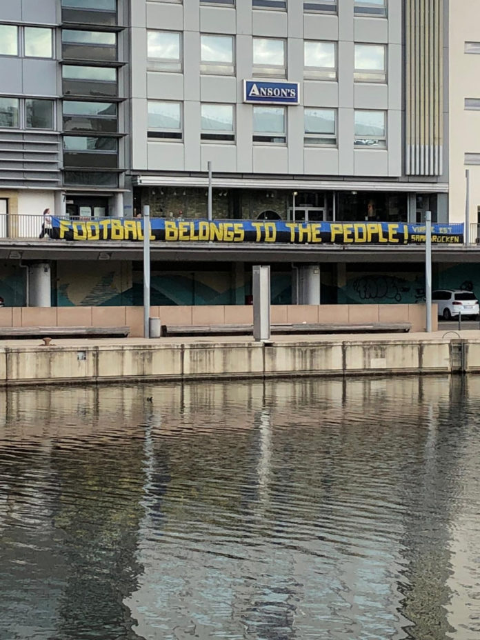 Weitere Informationen zum Banner an der Berliner Promenade