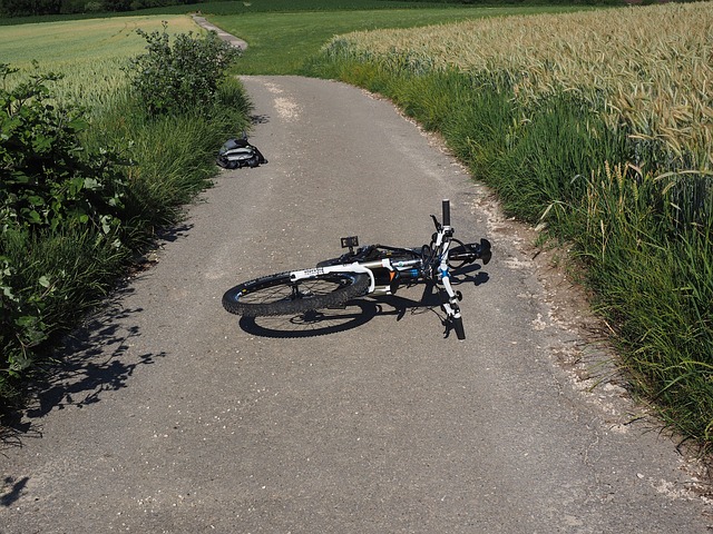 Schwerverletzter Radfahrer bei Unfall zwischen Wallerfangen und Rehlingen