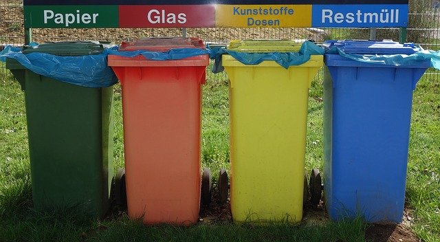 Start für Gelbe Tonne in Saarbrücken: Orange-Wertstofftonne bekommt neuen Deckel