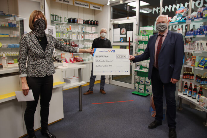 Spendenaktion der Salzbunnen Apotheke erbrachte 1300 Euro für KOSMUS