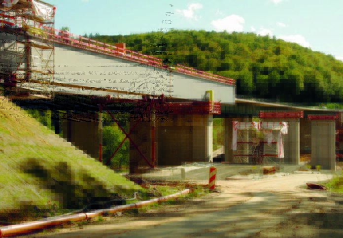 Spektakulärer Brückenbau im Grumbachtal