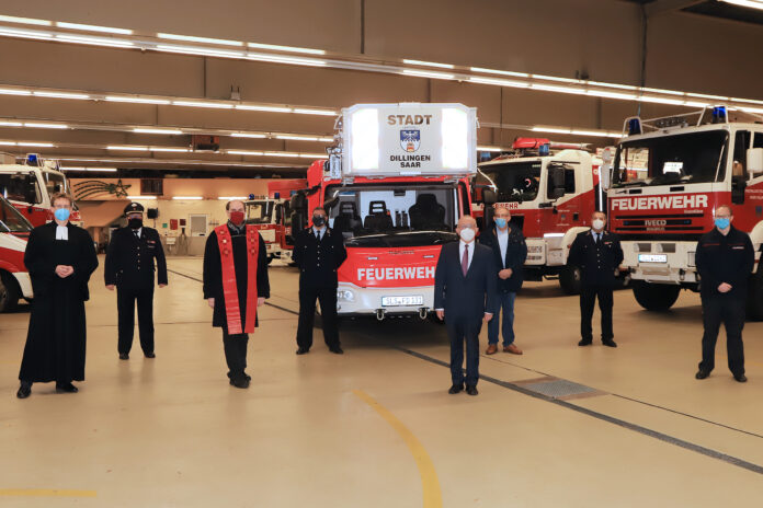 Gottes Segen für die neue Drehleiter der Dillinger Feuerwehr