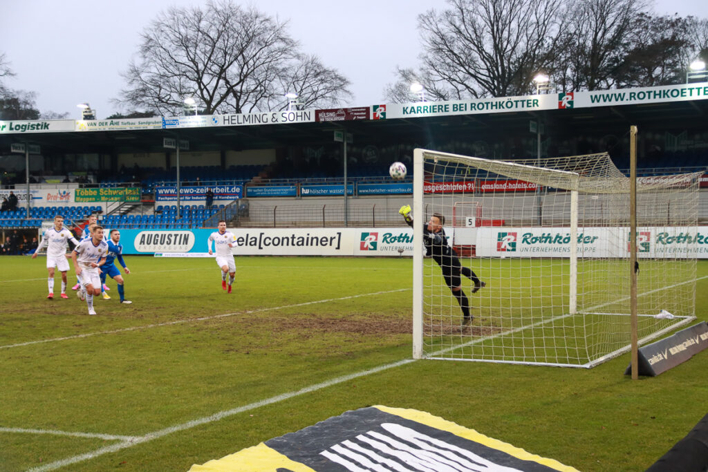 2210109 SV Meppen FCS saarnews Parade Domaschke Mendler