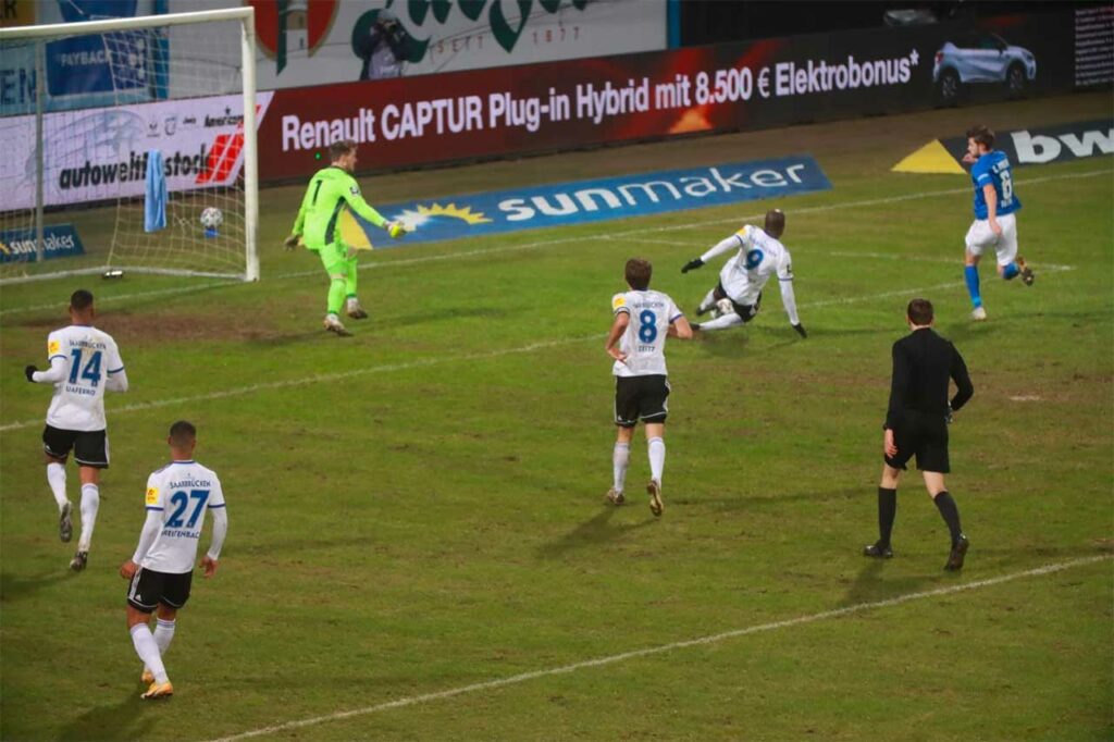 FCS: Niederlage und Rot für Zeitz in Rostock