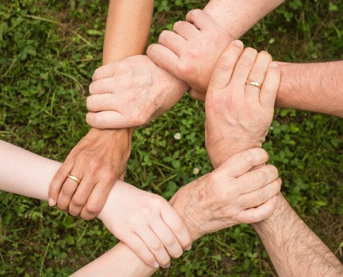 „Wir sind familienfreundlich, weil immer ein Moment kommen kann, in dem der Einzelne/die Einzelne Rückhalt von KollegInnen und des Arbeitgebers benötigt“, so Dr. Gerd Paulus, Geschäftsführer der Isomehr GmbH. Quelle: Isomehr GmbH