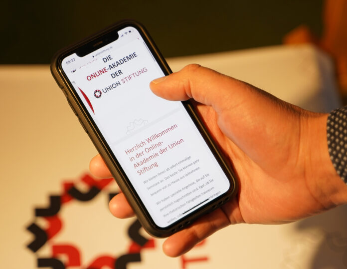 Erfolgreiche Online-Akademie: Digitales Kurs-Angebot der Union Stiftung über 1.500 mal gebucht