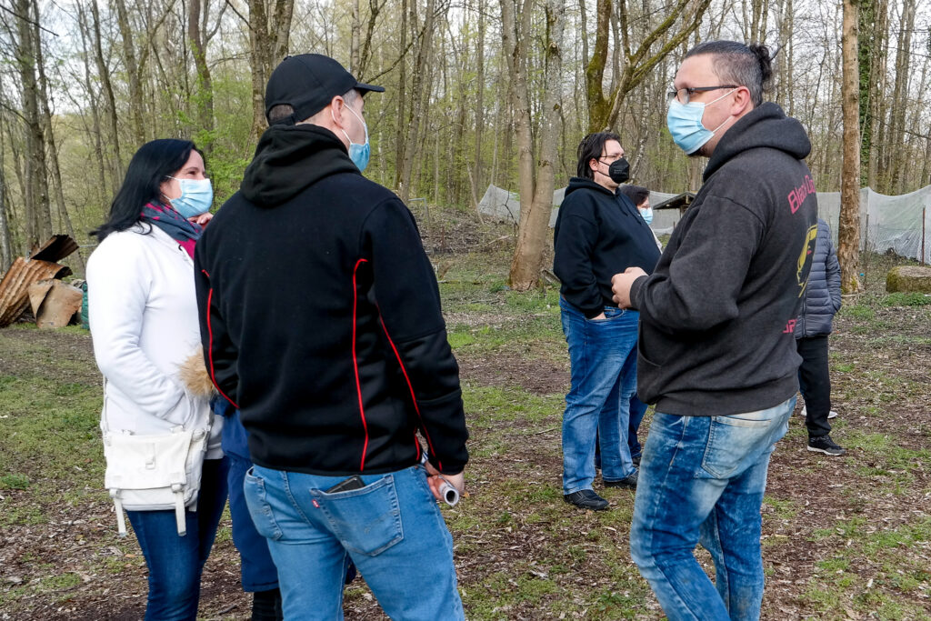 Frank Brech, rechts, ist der Pächter des Geländes. Die Black Dog´s nennen sich "Club" und wollen keinen Vereinsstatus annehmen.