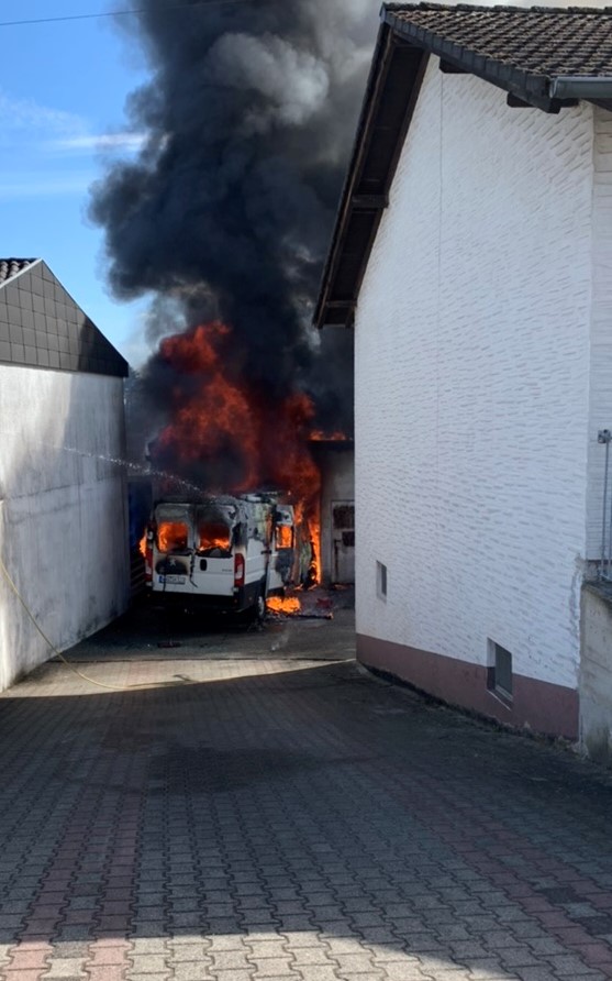 Wohnmobil brennt in Baltersweiler ab