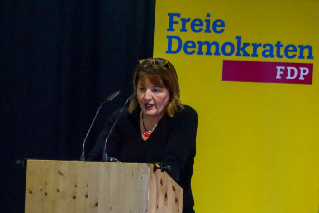 211010 FDP Parteitag Losheim Heike Müller