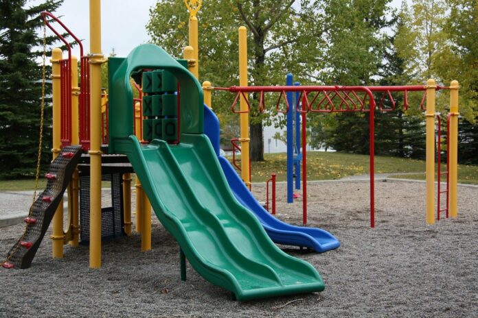 Saarbrücker Stadtratskoalition will Kinderspielplätze für alle Personengruppen zugänglich gestalten