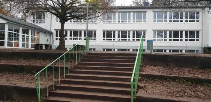 Schieflage an der Bübinger Grundschule: Terilweise ist gar kein Unterricht mehr möglich. Dann bleiben die Eltern zuhause und machen 