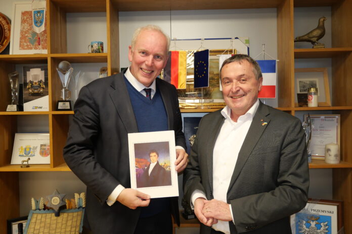 Minister Jakob von Weizsäcker (l.) zu Besuch bei Landrat Dr. Theophil Gallo. Foto: Sandra Brettar