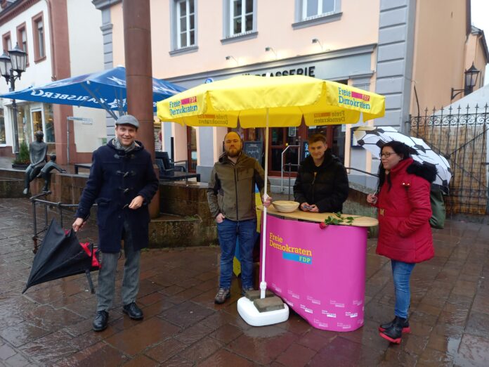 FDP-Stand zum Frauentag mit OB Meyer Foto: FDP St. Ingbert