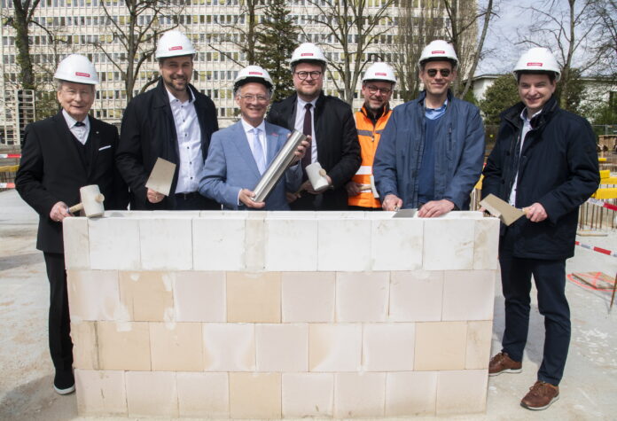 Grundsteinlegung HWK BIldungsstaette Foto BeckerBre del Fotografen