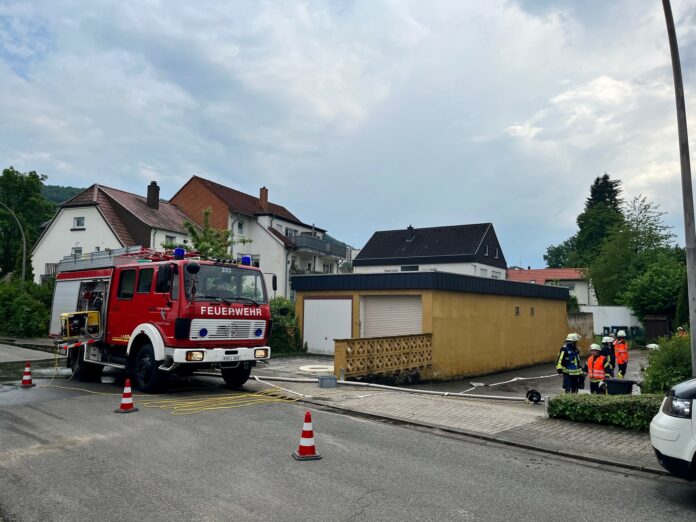 Im Südviertel pumpte die Feuerwehr Keller und Garagen leer. Foto: Florian Jung