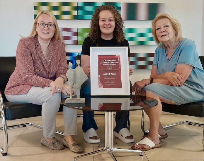 FU-Landesvorsitzende Anja Wagner-Scheid, Preisträgerin Astrid Kany, FU-Kreisvorsitzende Erika Carganico