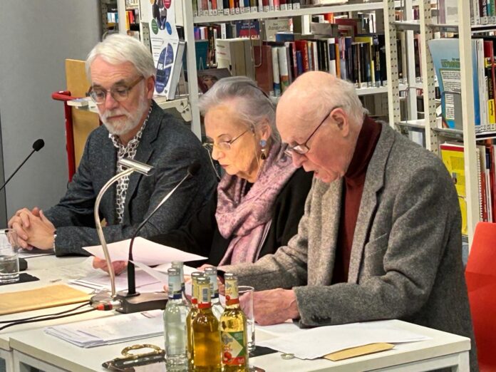 Von links nach rechts: Jürgen Bost, Ursula Ochs-Steinfeld und Albrecht Ochs (Foto: Sonja Colling-Bost).