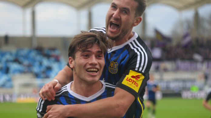 FCS im Rausch: Luca Kerber und Julian Günther-Schmidt feiern das 2:0.