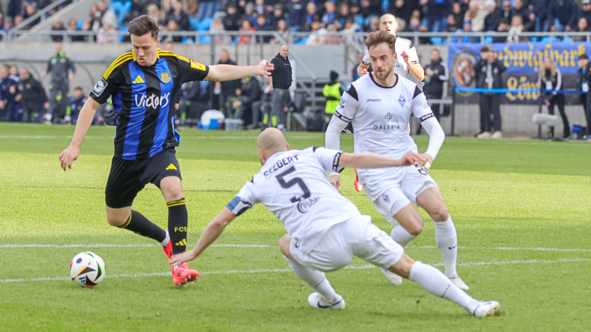 Stefan Feiertag erzielt nach 40 Sekunden das 1:0 für den FCS.